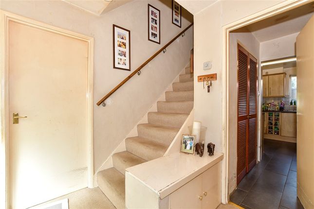 3 bed property, in Thatcher Close, £300,000