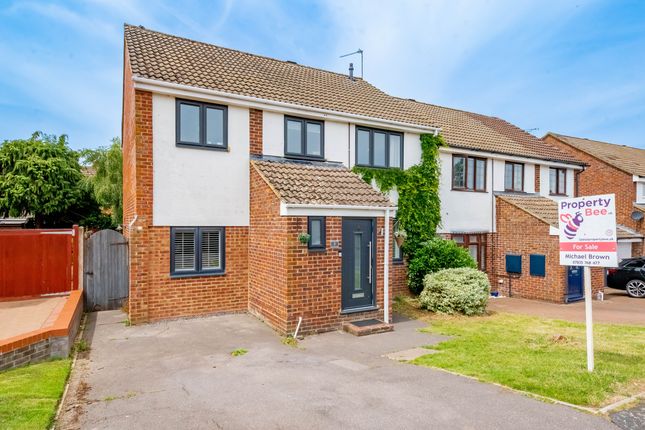 4 bed property, in Betjeman Walk, £525,000