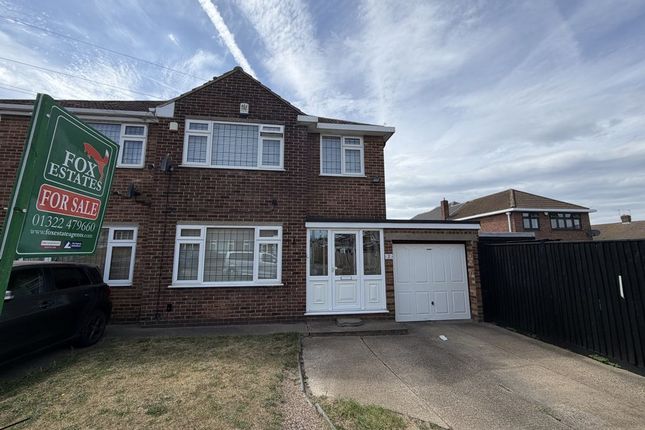 3 bed property, in Swaledale Road, £435,000