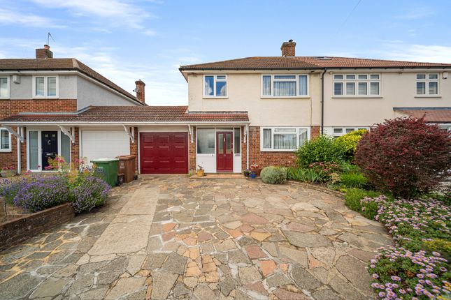 3 bed property, in Hurst Springs, £635,000