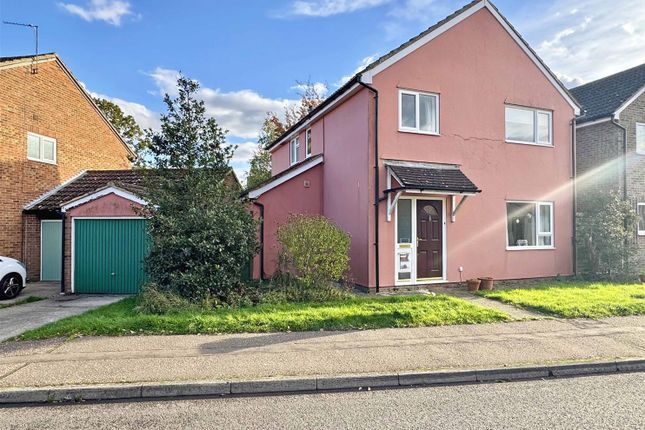 4 bed property, in Derwent Way, £400,000