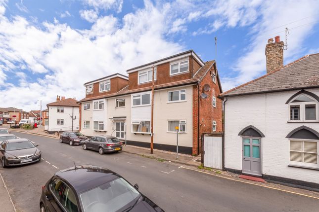 2 bed property, in Church Street, £230,000