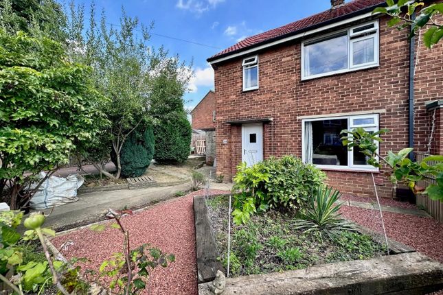 2 bed property, in Rombalds View, £225,000