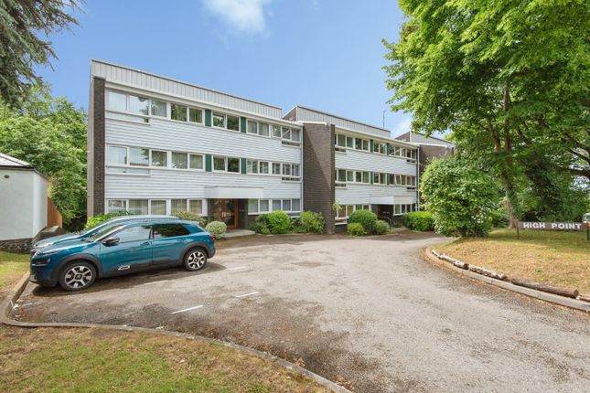 2 bed property, in Pirton Road, £240,000