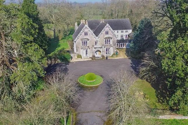 34 bed property, in Breadstone, £810,000