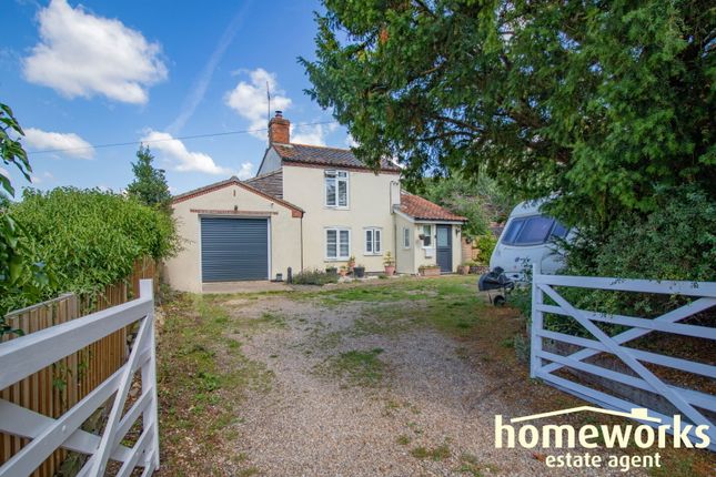 2 bed property, in Elmham Road, £270,000