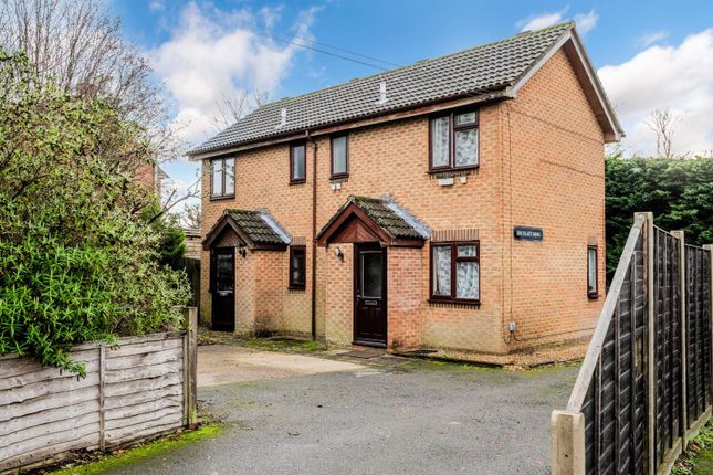 1 bed property, in Birchgate Mews, £300,000