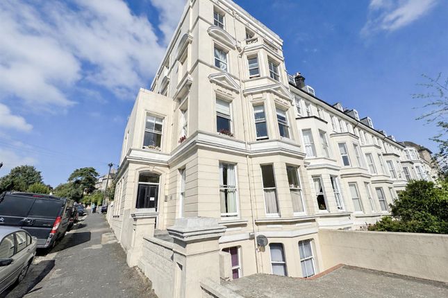 1 bed property, in Charles Road, £150,000