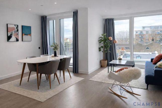 2 bed property, in Bedingfeld House 13 Leamore Street W6, £830,000