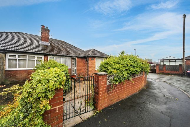 2 bed property, in Amberley Close, £190,000