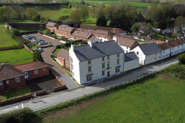 8 bed property, in Whitewall, £775,000