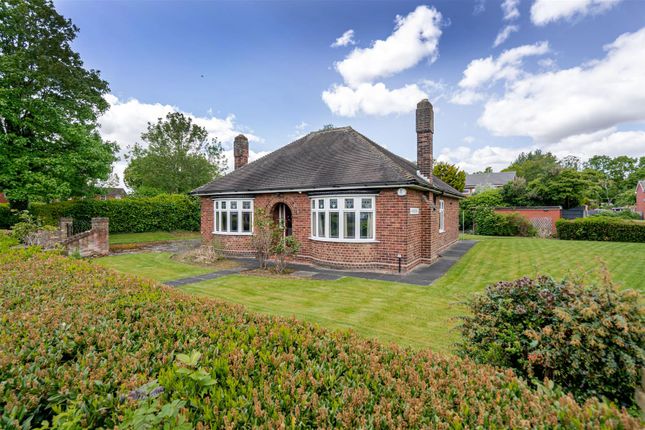 3 bed property, in Anderson Close, £400,000