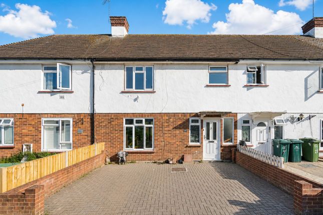 3 bed property, in Viola Avenue, £450,000