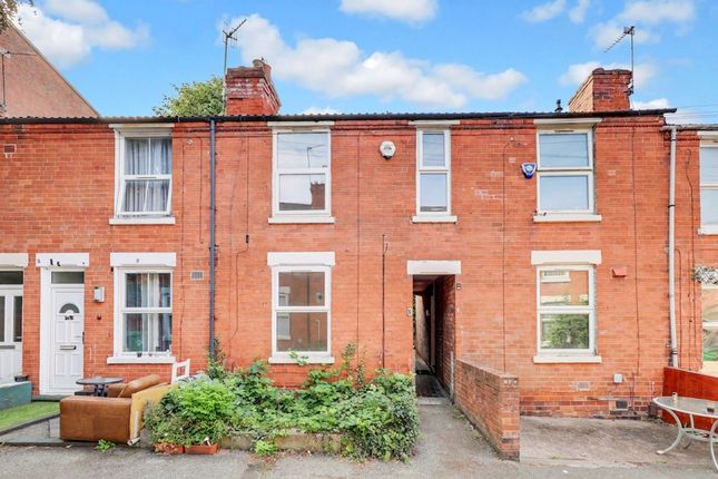 3 bed property, in Ivy Grove, £120,000