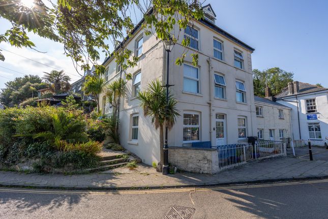 5 bed property, in The Square, £349,950