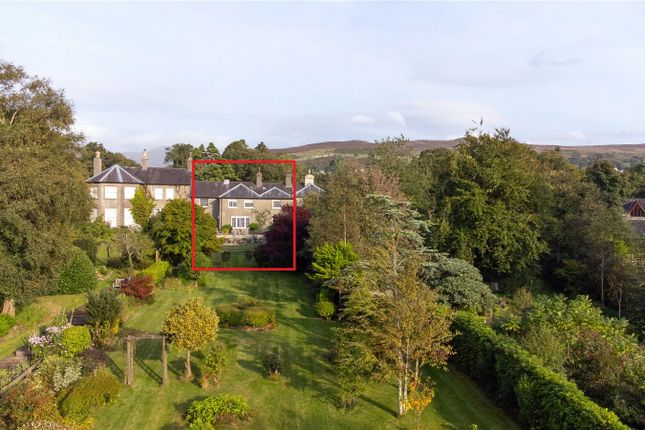 4 bed property, in Llanrug, £500,000