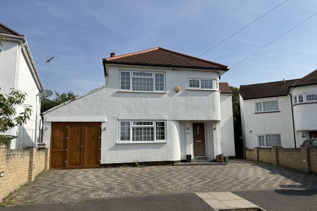 4 bed property, in Whitegate Gardens, £750,000