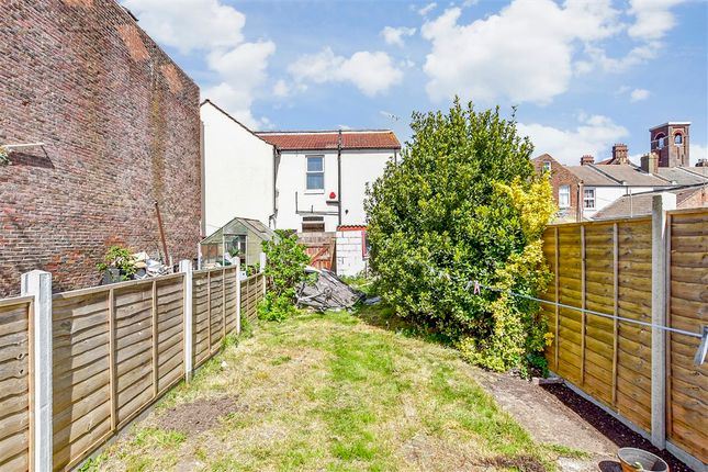 3 bed property, in Powerscourt Road, £175,000