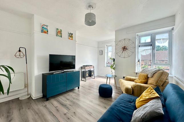 1 bed property, in Hungerford House, £190,000