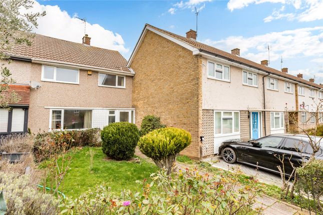 3 bed property, in Long Riding, £300,000