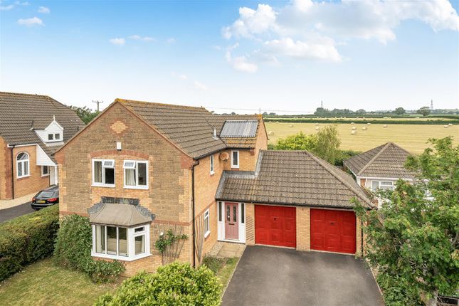 4 bed property, in Townsend Way, £475,000