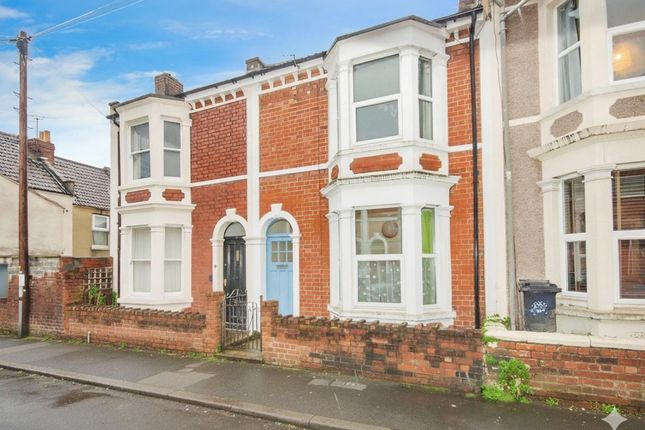 2 bed property, in Rene Road, £340,000