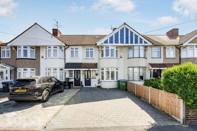3 bed property, in Foots Cray Lane, £475,000