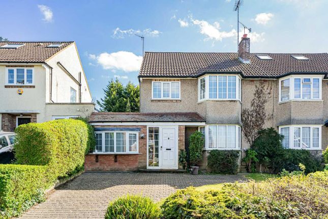 4 bed property, in Somerset Road, £865,000