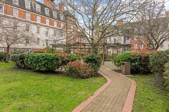 1 bed property, in Fisherton Street, £335,000