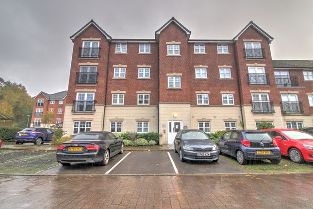 2 bed property, in Astley Brook Close, £100,000