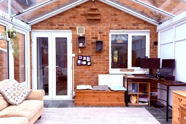 2 bed property, in Cannon Mill Avenue, £395,950