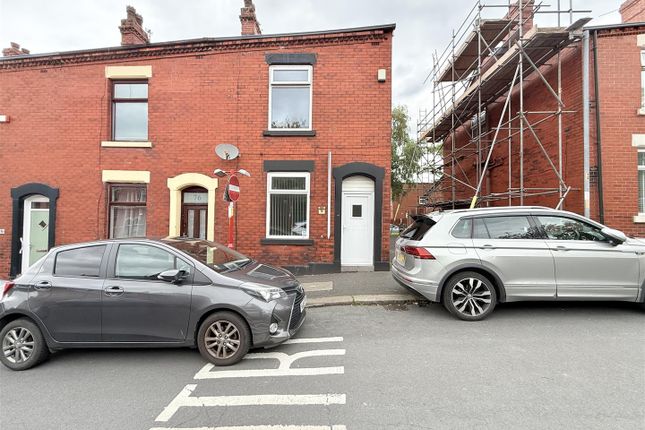 2 bed property, in Hope Street, £170,000