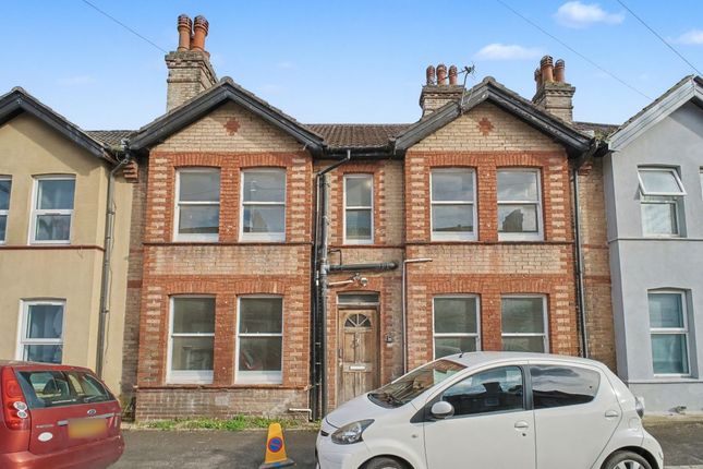 6 bed property, in 23 Corporation Road, £240,000