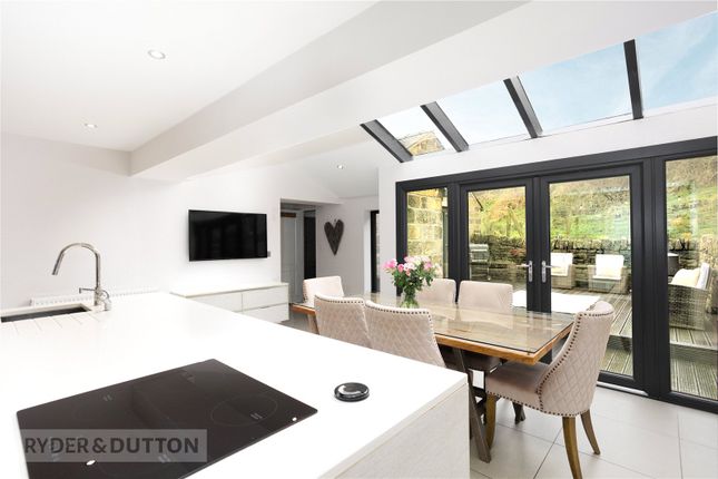 5 bed property, in Corbett Way, £550,000