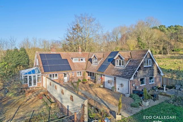 4 bed property, in Green Acres, £775,000