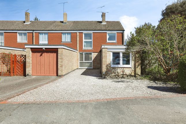 3 bed property, in Heather Close, £425,000