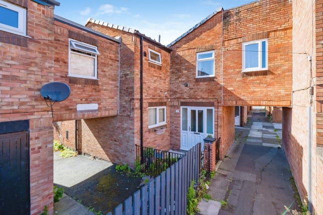 4 bed property, in Bramhall Street, £180,000