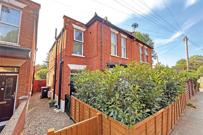 2 bed property, in Stroude Road, £250,000