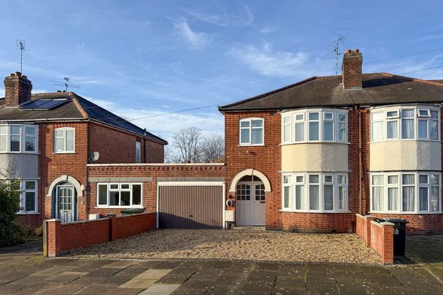 3 bed property, in Brinsmead Road, £400,000
