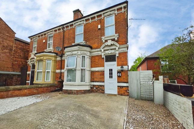 4 bed property, in Station Road DE7, £265,000