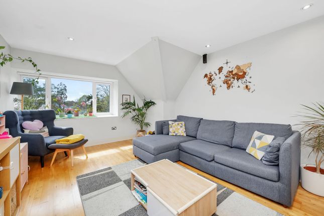 2 bed property, in Willesden Lane, £525,000