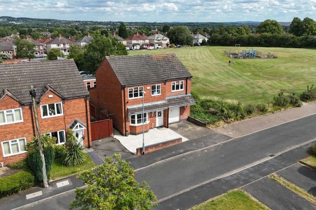 5 bed property, in Byron Place, £310,000