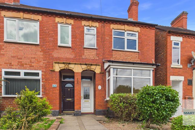 2 bed property, in Amington Road, £200,000