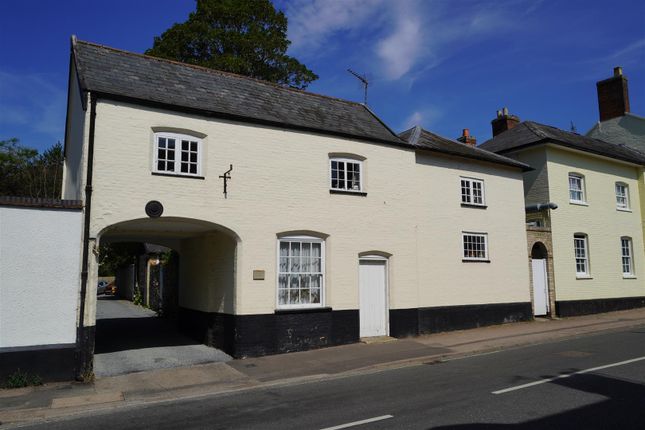4 bed property, in High Street, £525,000