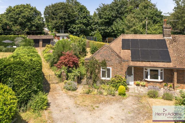 3 bed property, in Knowles Meadow, £500,000