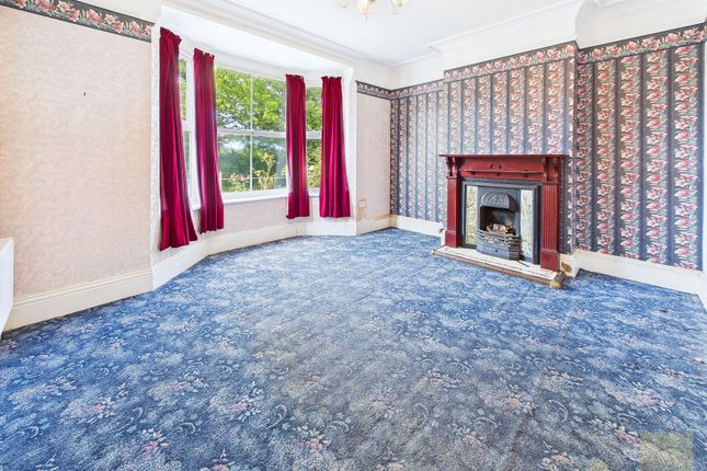 6 bed property, in Second Drift, £590,000