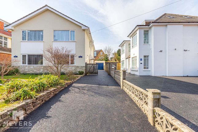 3 bed property, in Belle Vue Crescent, £240,000