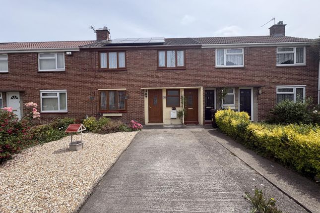 3 bed property, in Parkway, £185,000