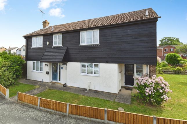 4 bed property, in Thames Close, £525,000