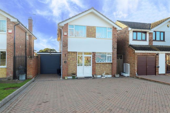 3 bed property, in Charlton Close, £700,000